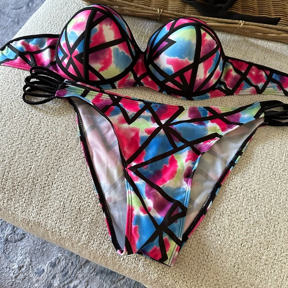 Bathing suit - Picture 2 of 2